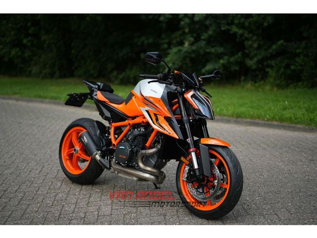 ktm - 1290-super-duke-r