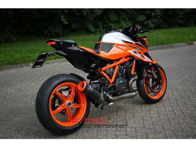 ktm - 1290-super-duke-r