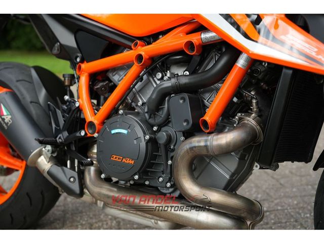 ktm - 1290-super-duke-r