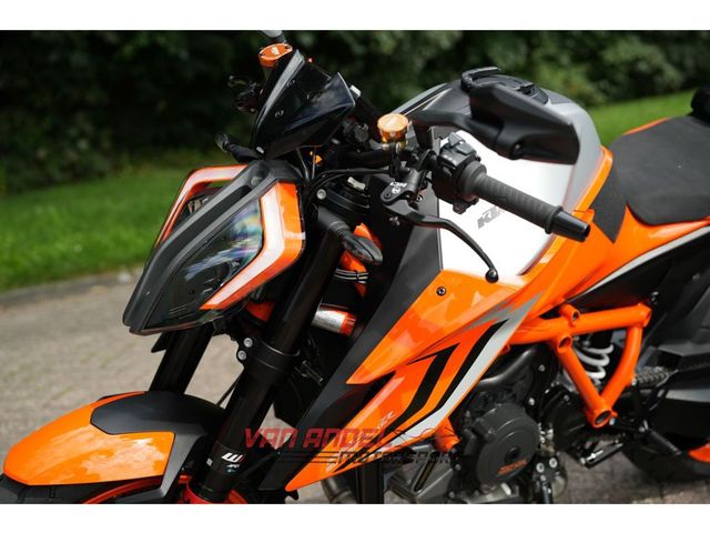 ktm - 1290-super-duke-r