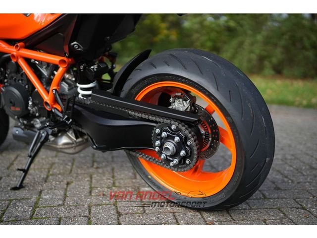 ktm - 1290-super-duke-r