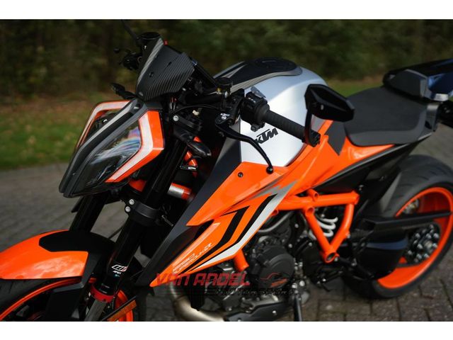 ktm - 1290-super-duke-r