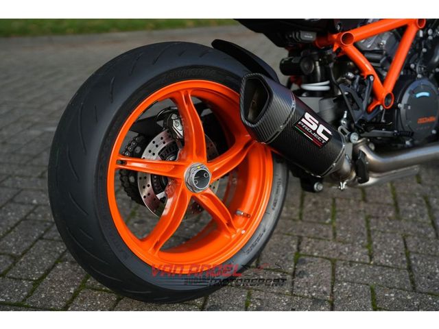 ktm - 1290-super-duke-r