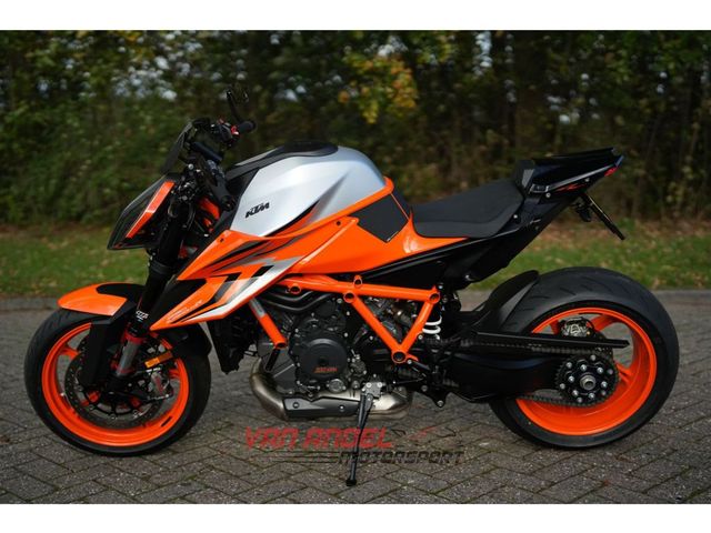 ktm - 1290-super-duke-r