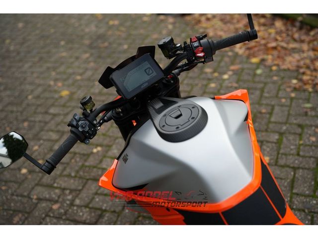 ktm - 1290-super-duke-r