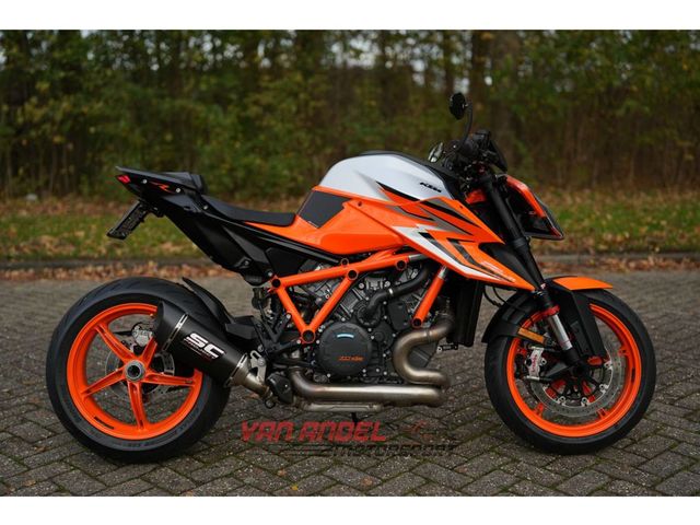 ktm - 1290-super-duke-r