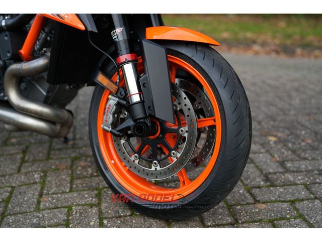 ktm - 1290-super-duke-r