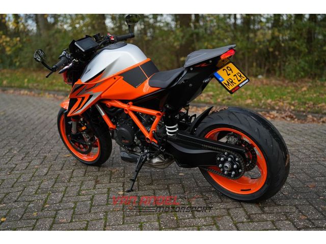 ktm - 1290-super-duke-r