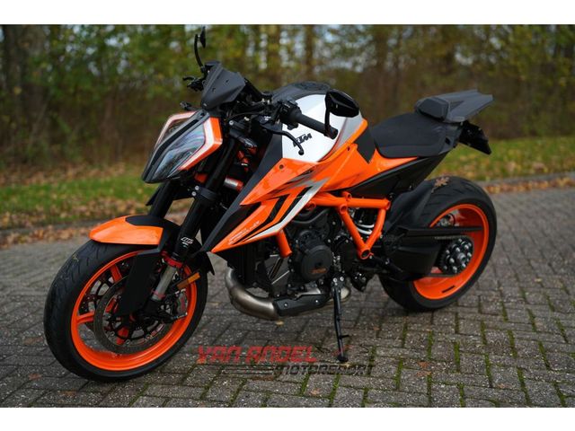ktm - 1290-super-duke-r