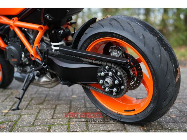 ktm - 1290-super-duke-r
