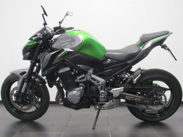 kawasaki - z900