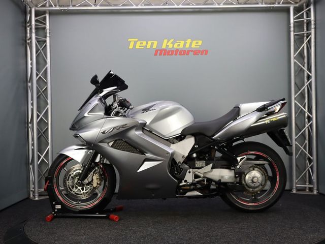 honda - vfr-800-fi-vtec-abs