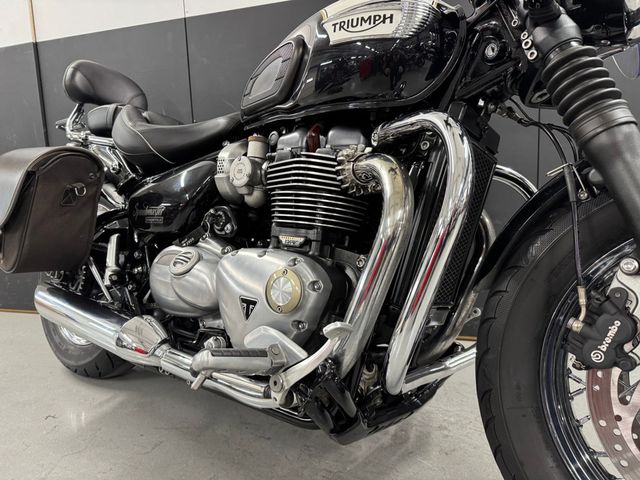 triumph - bonneville-speedmaster