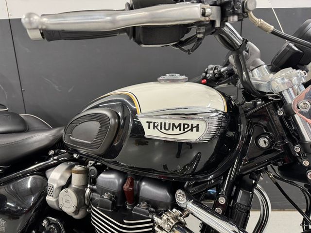 triumph - bonneville-speedmaster