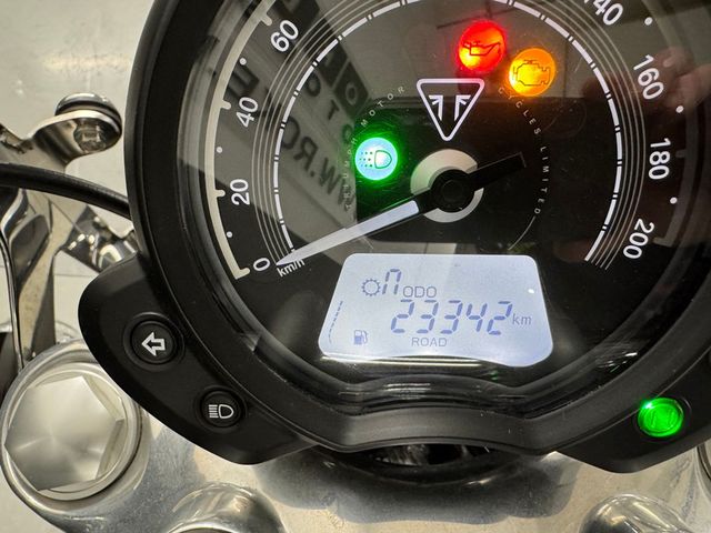 triumph - bonneville-speedmaster