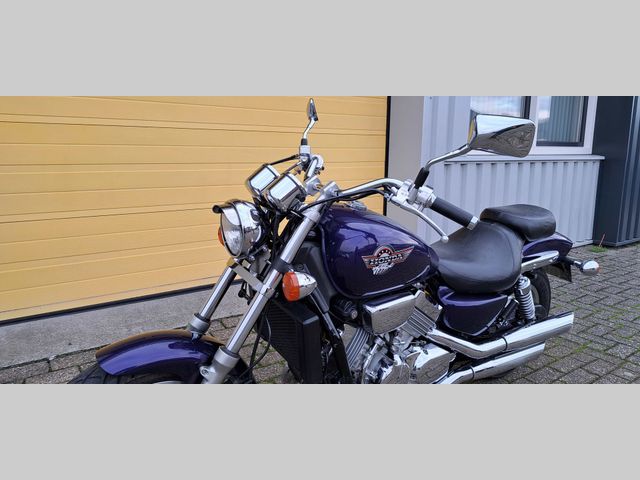 honda - vf-750-c-magna