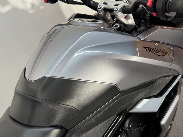 triumph - tiger-660