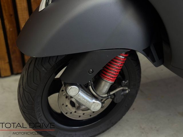 piaggio - gts-touring-300