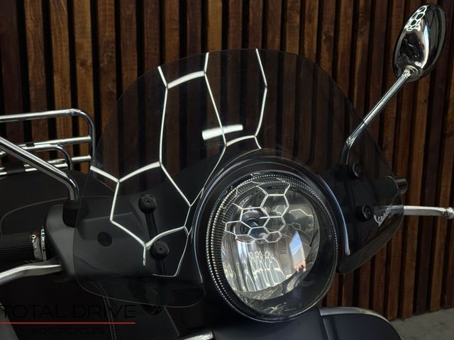 piaggio - gts-touring-300