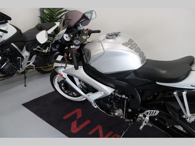 suzuki - gsx-r-600