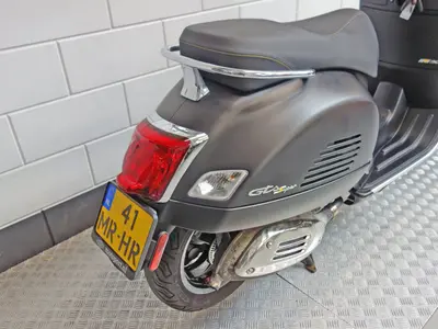 VESPA GTS 300 HPE – foto 4