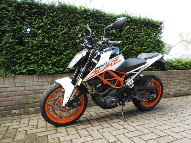 ktm - 390-duke-abs