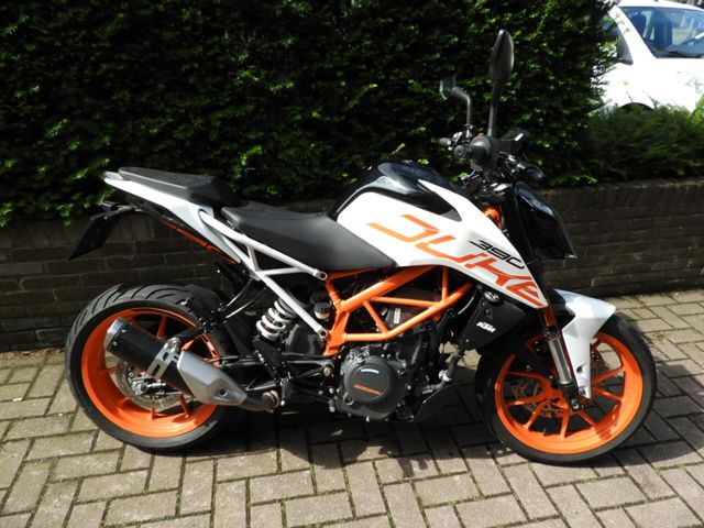 ktm - 390-duke-abs