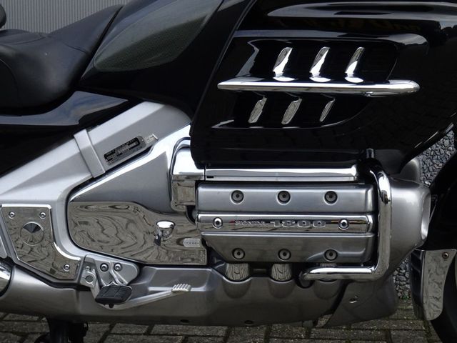 honda - gl-1800-goldwing-abs