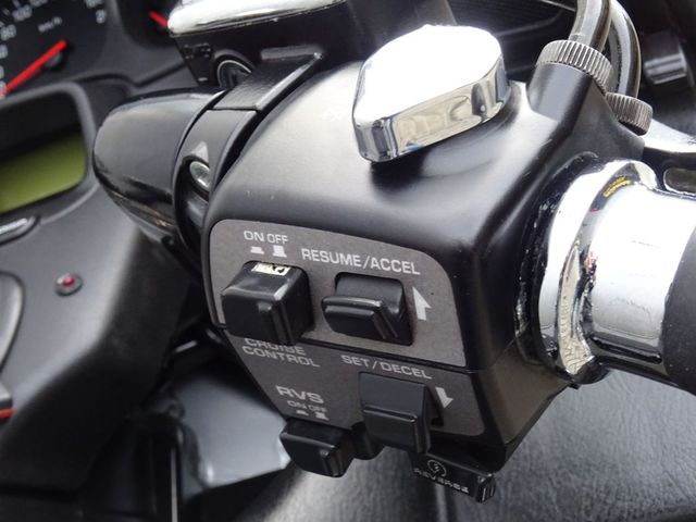 honda - gl-1800-goldwing-abs