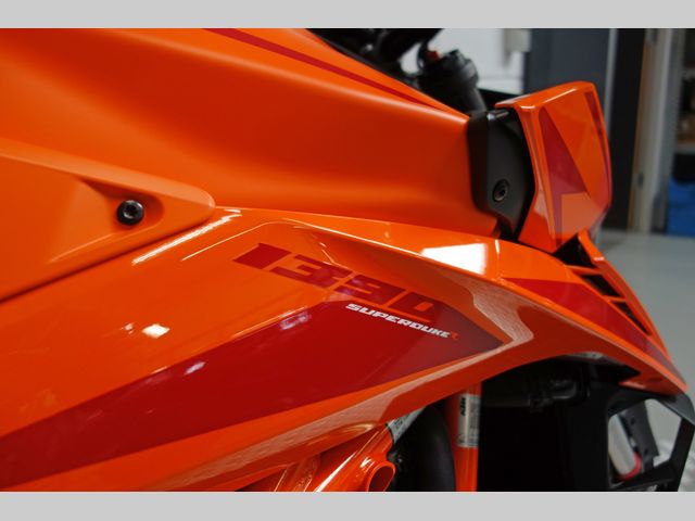 ktm - 1390-super-duke-r