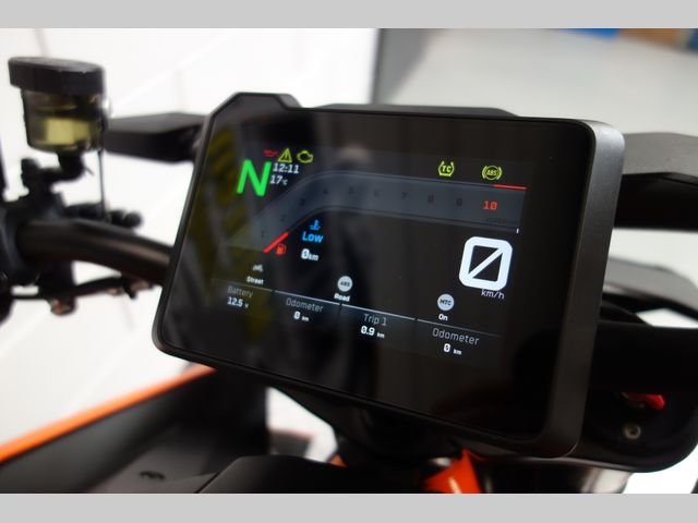ktm - 1390-super-duke-r