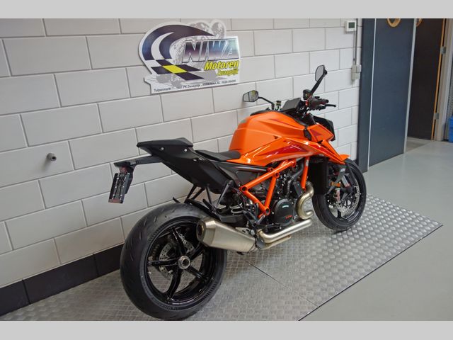 ktm - 1390-super-duke-r