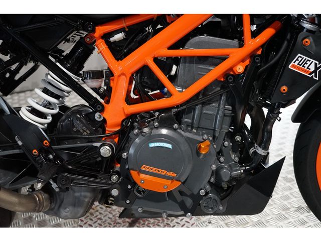ktm - 390-duke