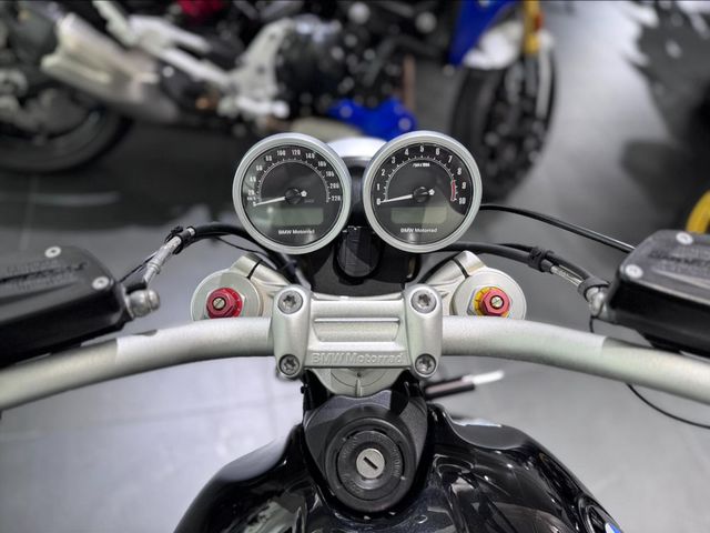 bmw - r-nine-t