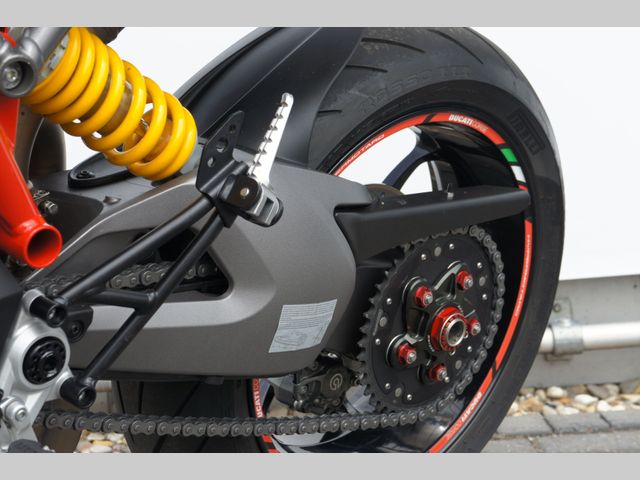 ducati - hypermotard-950
