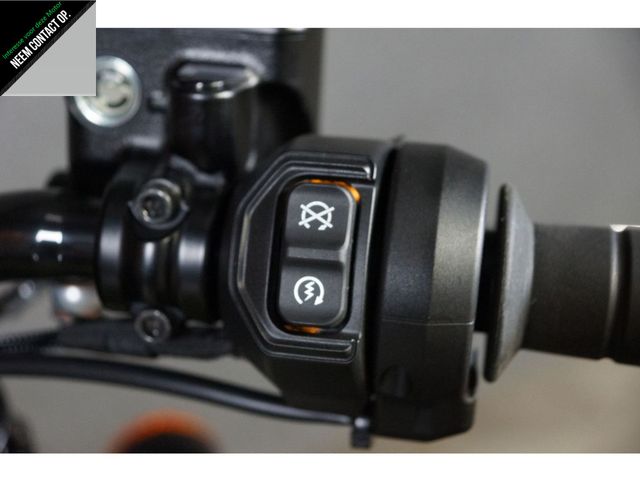 indian - scout-bobber-limited-tech