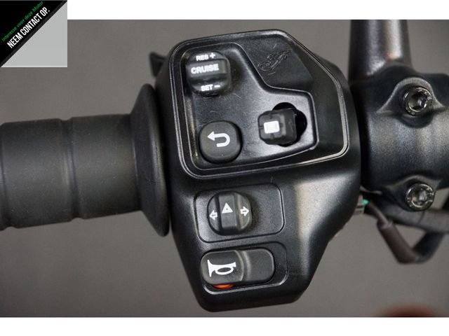 indian - scout-bobber-limited-tech