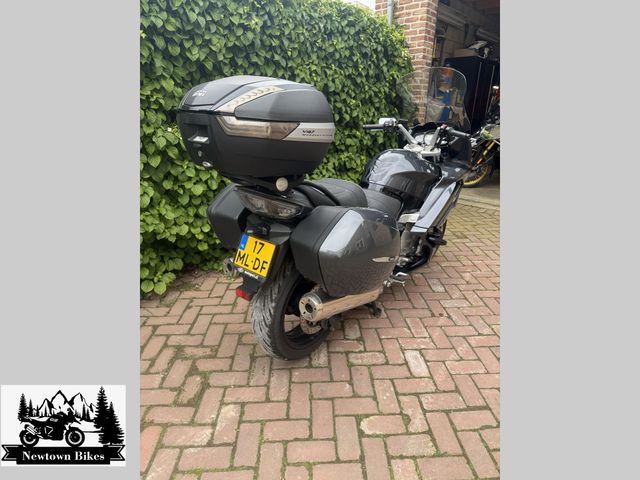 yamaha - fjr-1300