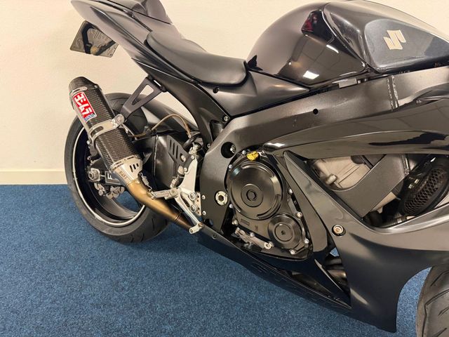 suzuki - gsx-r-750