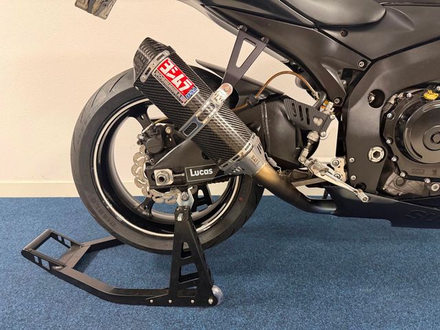suzuki - gsx-r-750