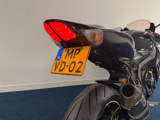 suzuki - gsx-r-750