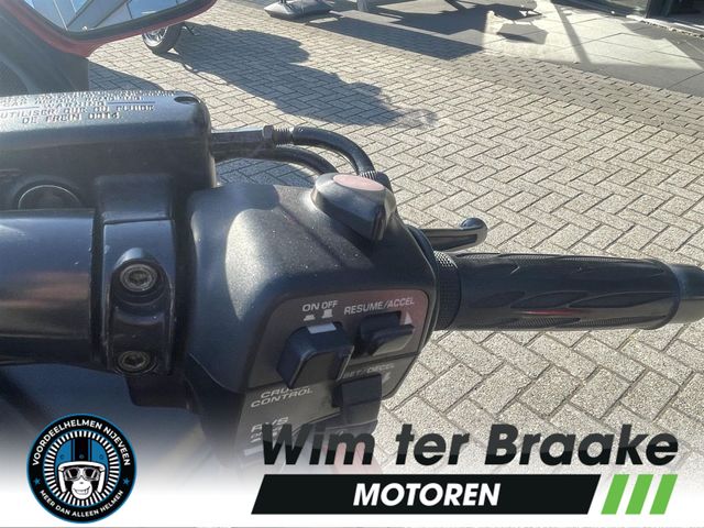 honda - gl-1800-goldwing-c-abs