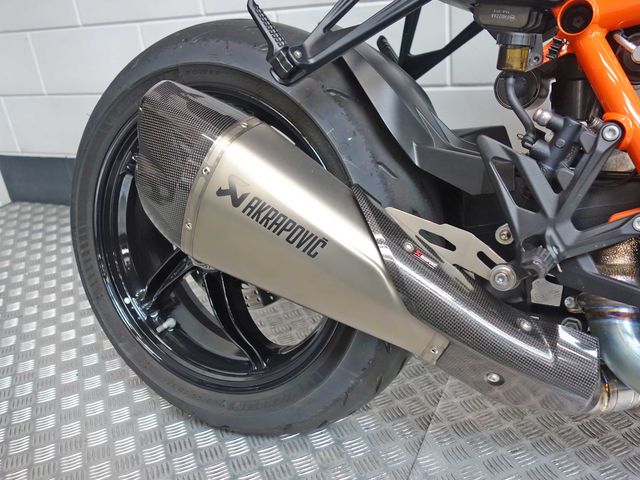 ktm - 1390-super-duke-r-evo