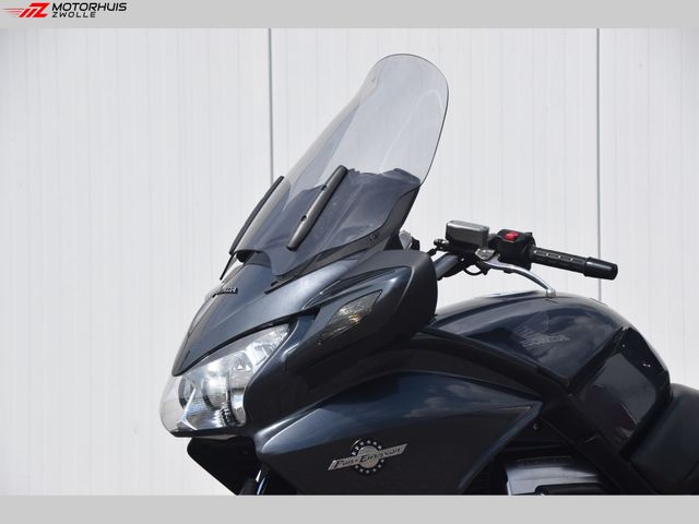 honda - st-1300-pan-european
