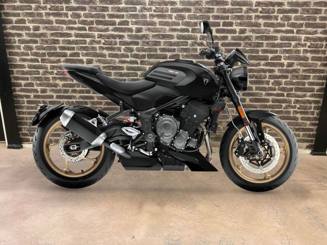 triumph - trident-800