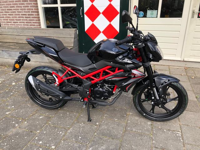 benelli - leoncino-125