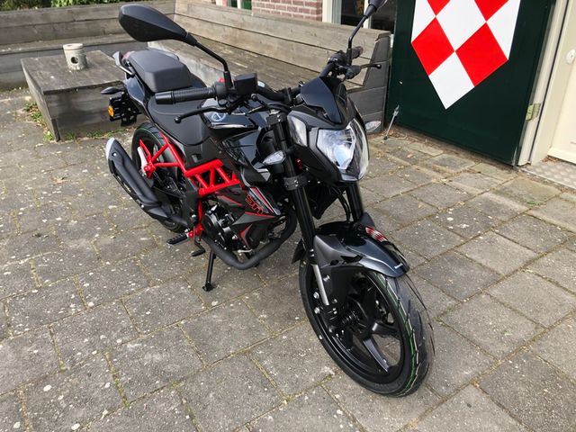 benelli - leoncino-125