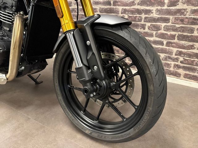 triumph - speed-400
