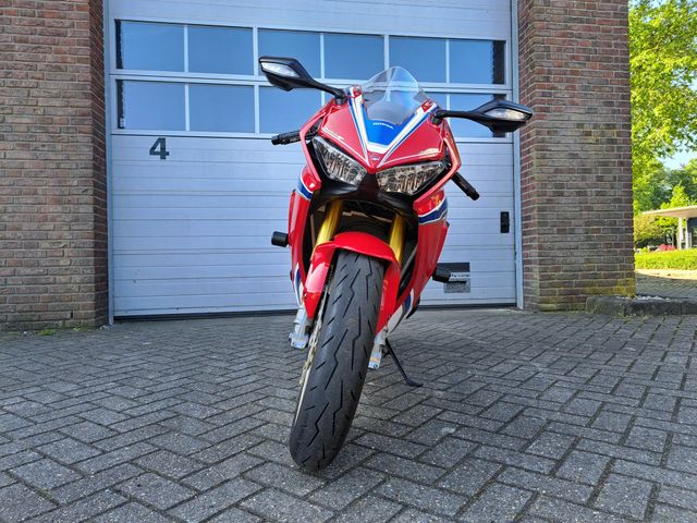 honda - cbr-1000-rr-fireblade-sp2