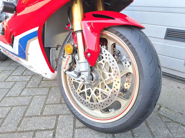 honda - cbr-1000-rr-fireblade-sp2